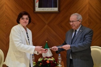 Новоназначеният посланик на България в Алжир Марияна Бояджиева връчи копия от акредитивните си писма